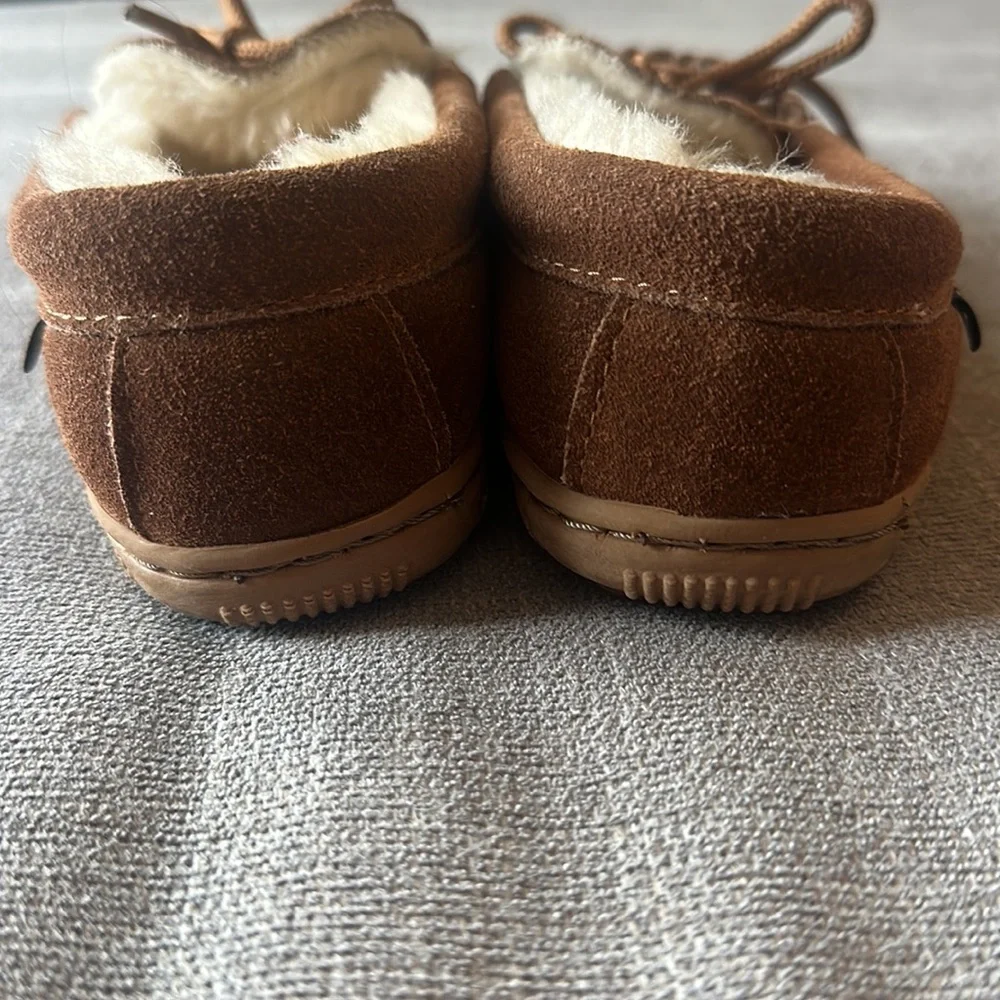 Lamo Youth Brown Suede Faux Sherpa Lined Moccasin Slippers Size 12